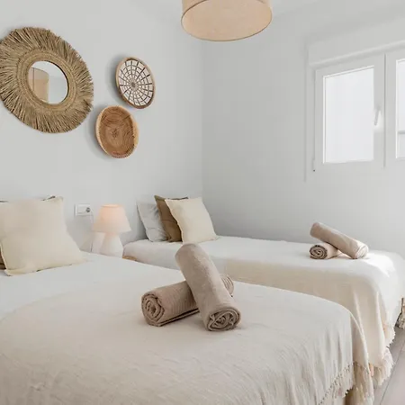 Modern Penthouse - Near & Oldtown Apartment